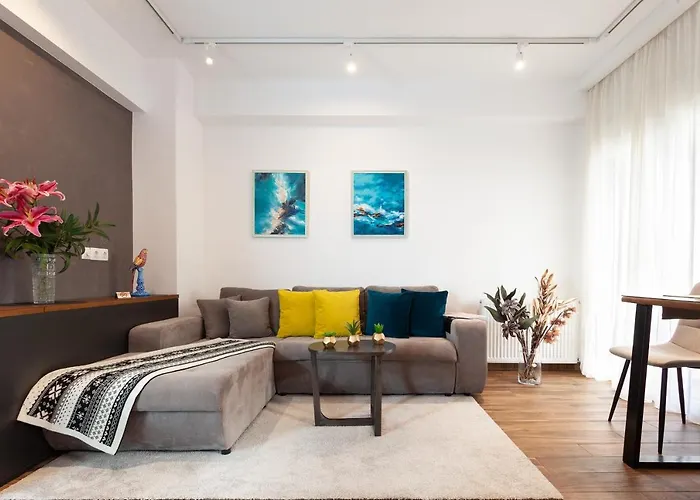Seaside Apartment By Flisvos Marina